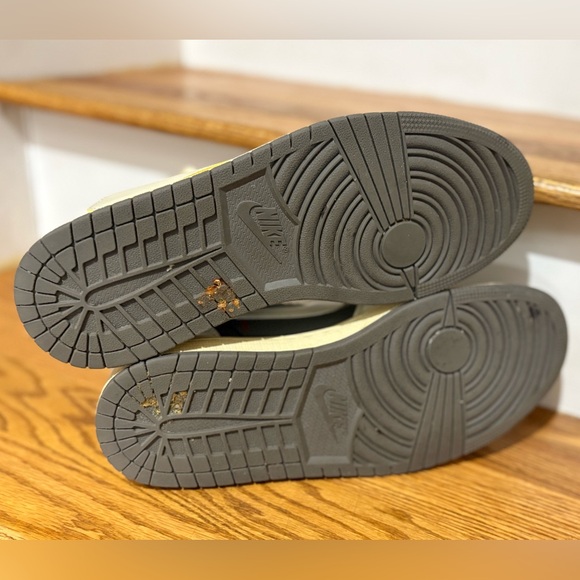 Nike Men's Black and Cream Sneakers - Picture 7 of 14